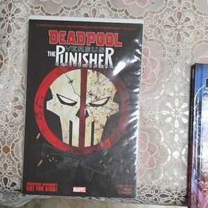 Marvel Deadpool vs. The Punisher Comic - Red and Black Cover